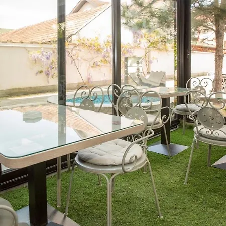 Отель Garni Boutique Arta