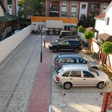 Garni Boutique Arta نوفي ساد